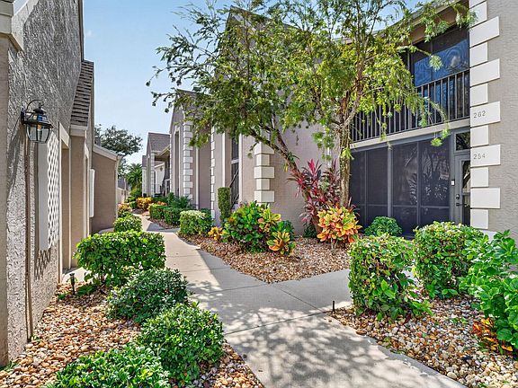 4th image of 16290 Kelly Cove Dr APT 253