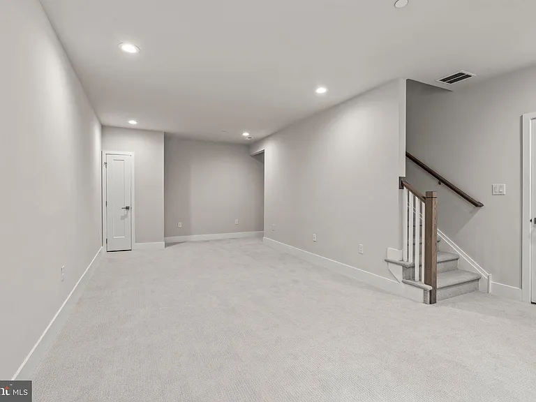 701 Brewster Aly #65 — Photo 10
