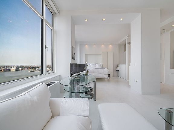 5th image of 635 W 42nd St APT 45G