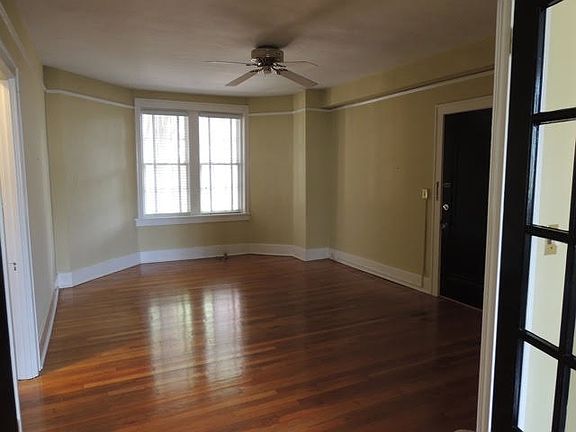 2nd image of 828-A2 N Elm St