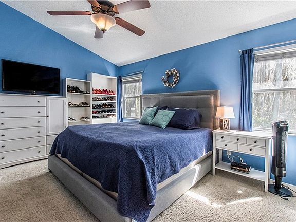 5th image of 16824 Le Clare Shores Dr