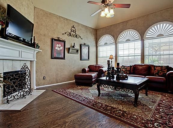 5th image of 4400 Wonderland Dr