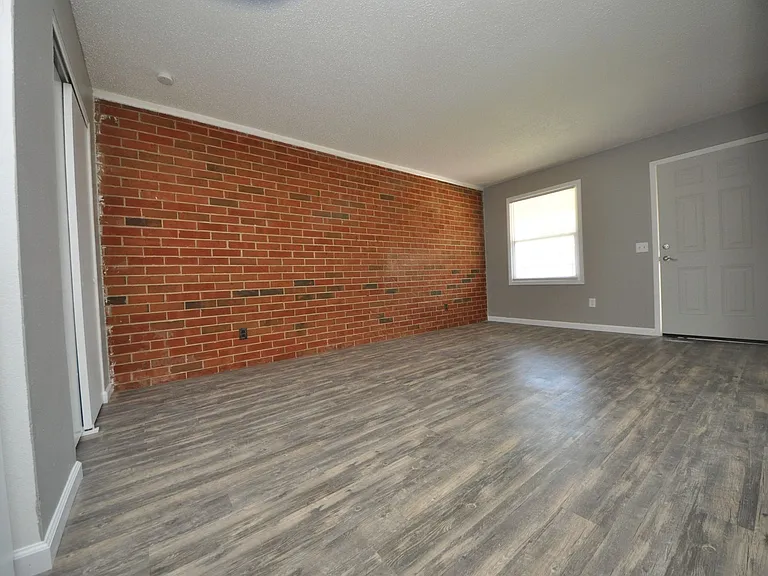 26 Westwood Dr — Photo 17