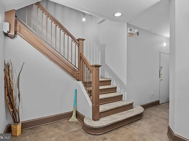 2135 Walnut St #1202 — Photo 31