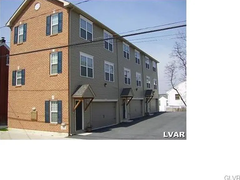 39 E Garrison St — Photo 1