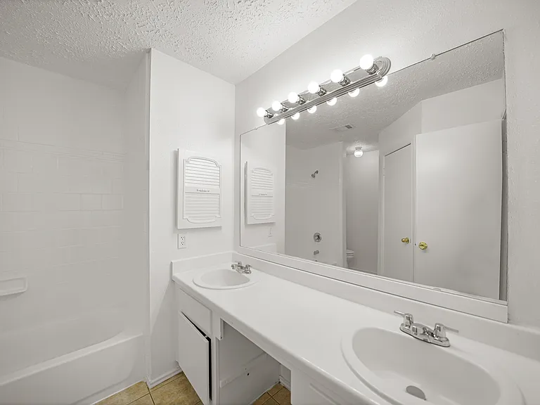 20614 Park Row Dr — Photo 20
