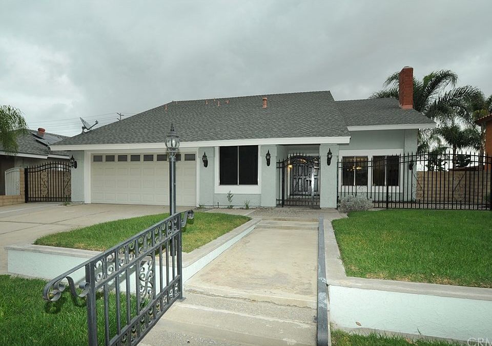 1st image of 2703 S Parkside Dr