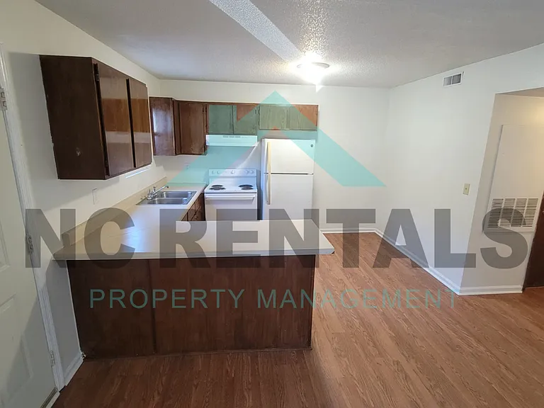 2559 Green Oaks Ct #A — Photo 4