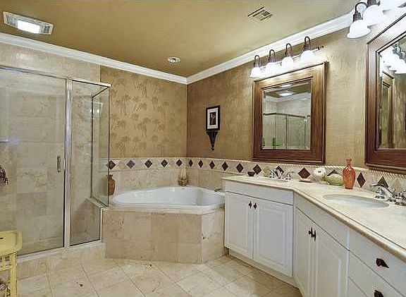 5th image of 183 N Plaza Ct #Penthouse 3
