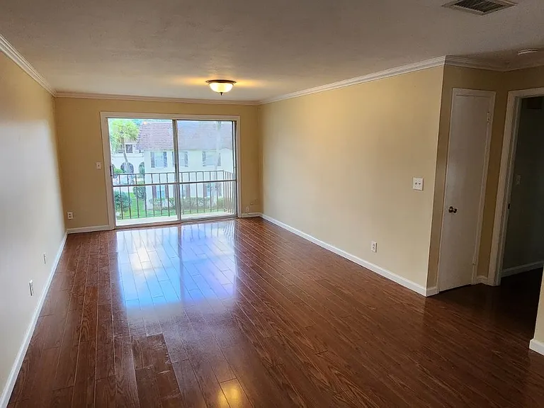 7347 El Barco Rd #6 — Photo 17
