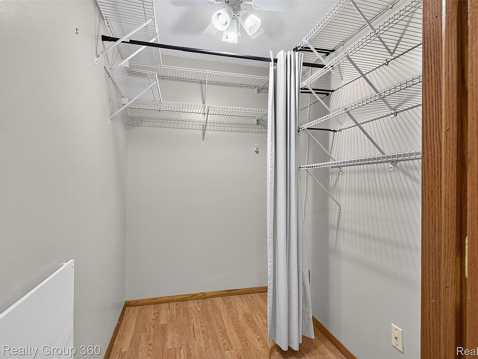 229 Brookwood Dr, photo 8