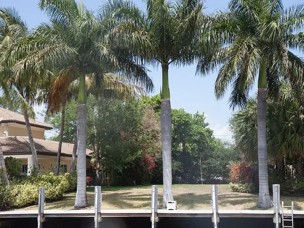 2496 SE 12th St, Pompano Beach, FL 33069