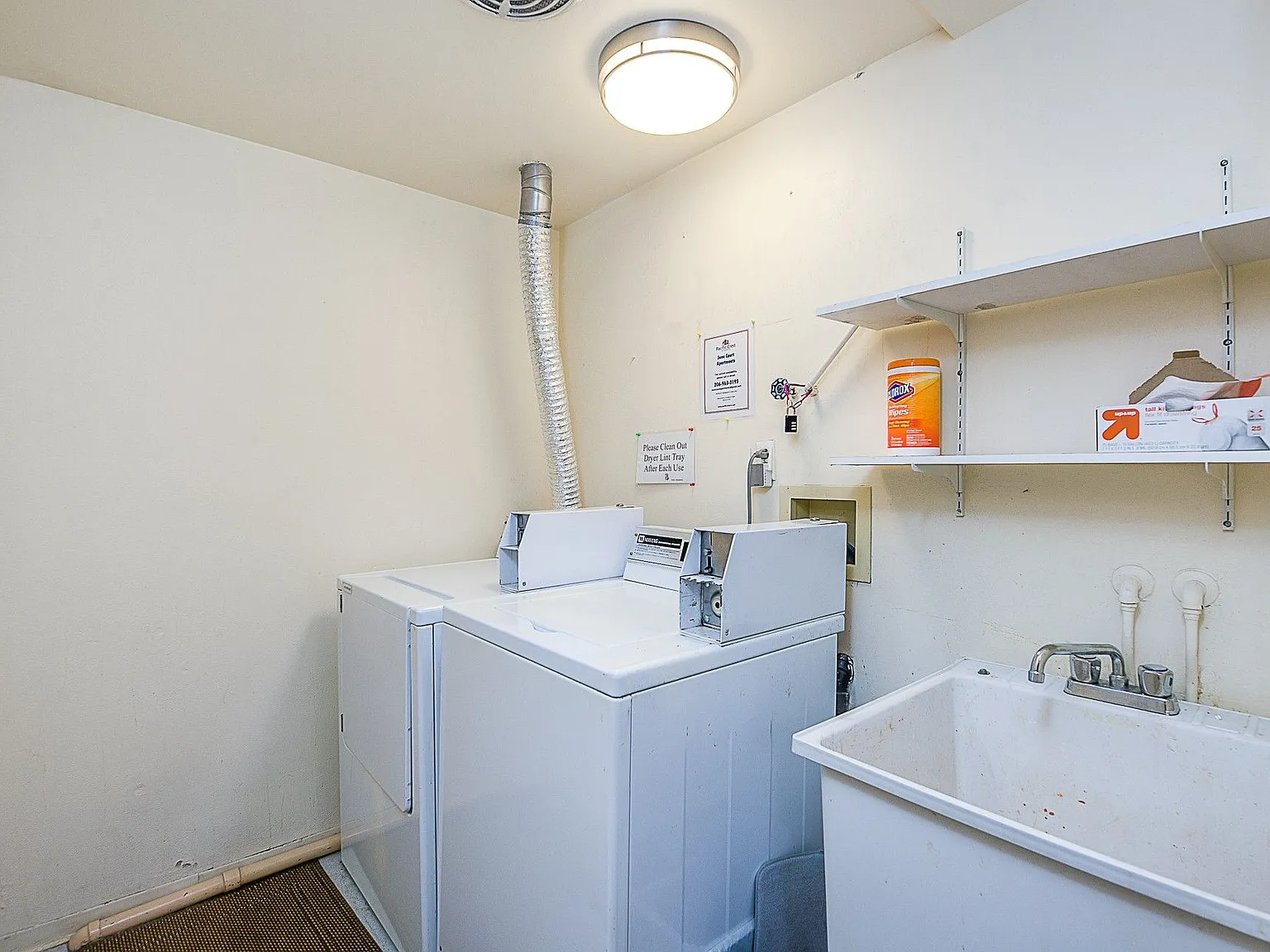 June Court Apartments — Photo 4