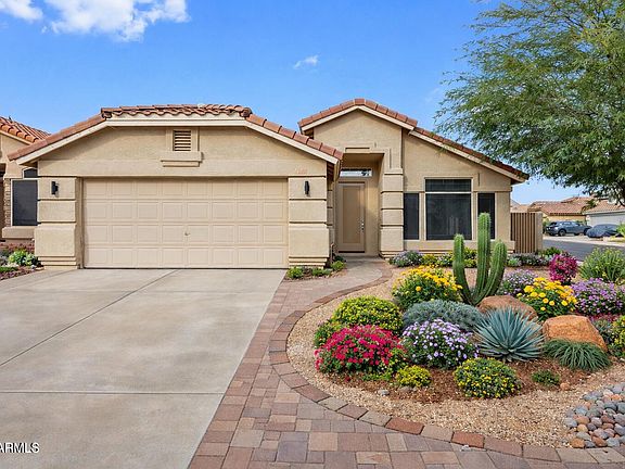 2nd image of 1040 E AMBERWOOD Drive