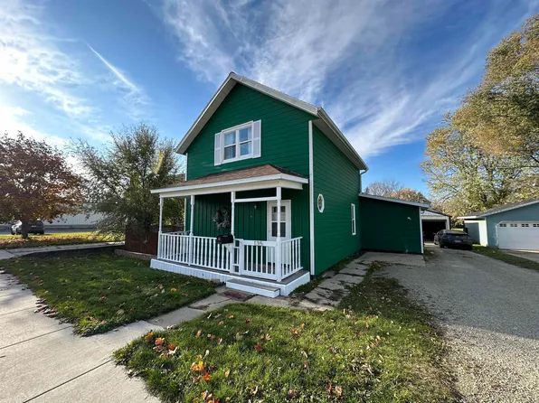 135 Cherry Ave, Oconto Falls, WI 54154