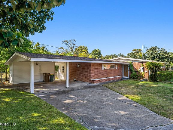 3rd image of 2446 Randall Dr
