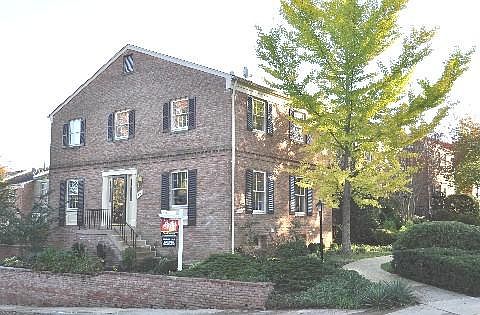 1st image of 3151 Fairbury Ln
