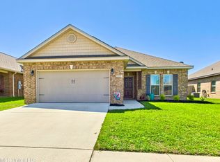 122 Clear Springs Cir, Ocean Springs, MS 39564