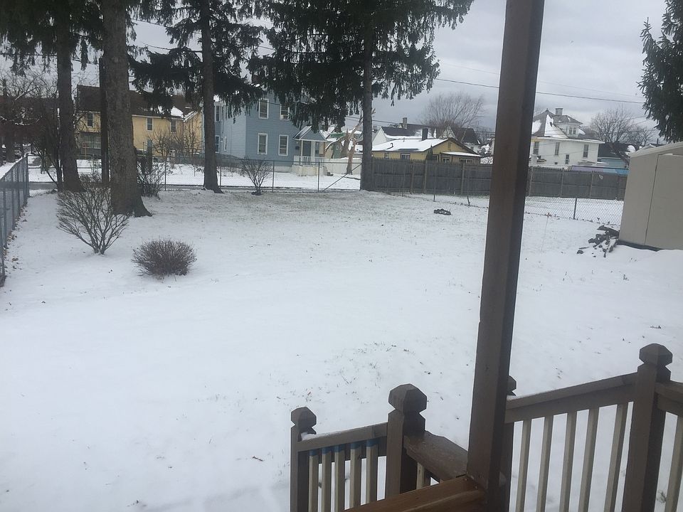 2nd image of 1312 Neilson St