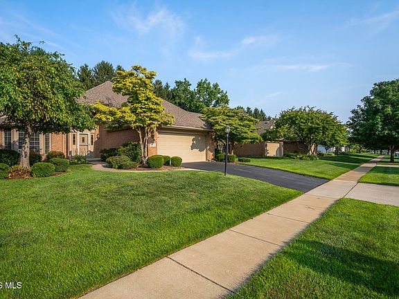 3rd image of 4813 Dressage Ln