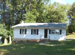 906 10th St, Altavista, VA 24517