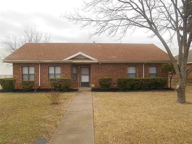 1st image of 624 Fort Worth St