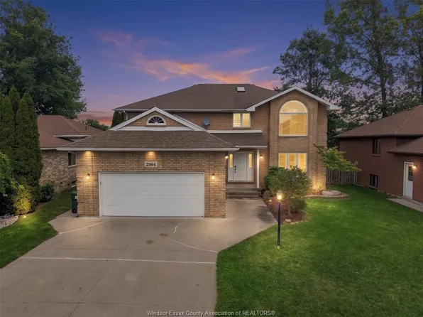 2564 Buttery St, Windsor, ON N9E 4L9