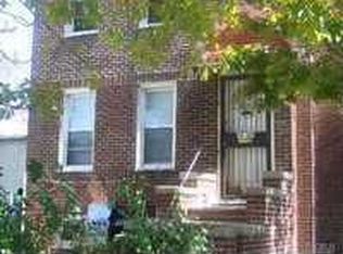 5647 59th St, Maspeth, NY 11378