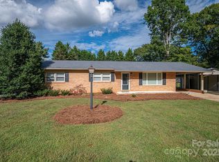3508 Merry Oaks Ln, Dallas, NC 28034