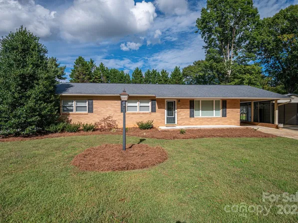 3508 Merry Oaks Ln, Dallas, NC 28034
