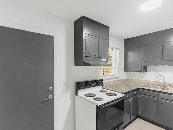 5th image of 3200 Hillside Ave APT 19