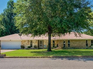 503 Mockingbird Dr, Bonham, TX 75418