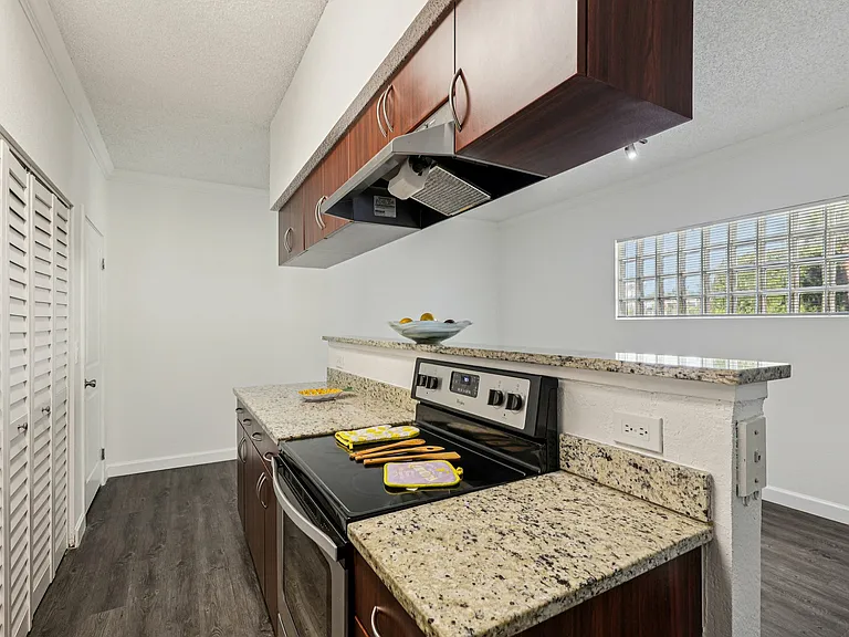 Waterford Point Apartments — Photo 62