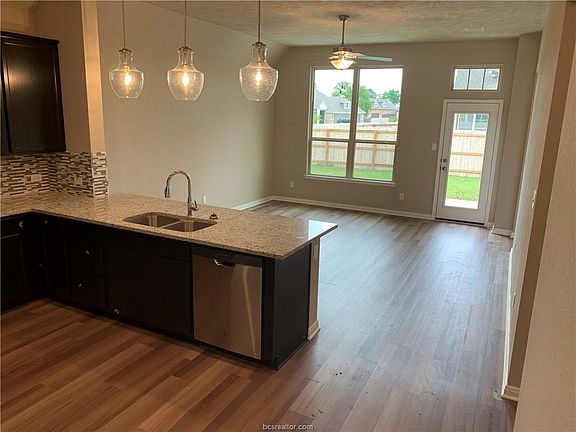 5th image of 15001 Indian Creek Ln