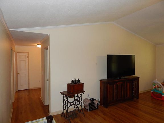 5th image of 2267 Spruce Loop