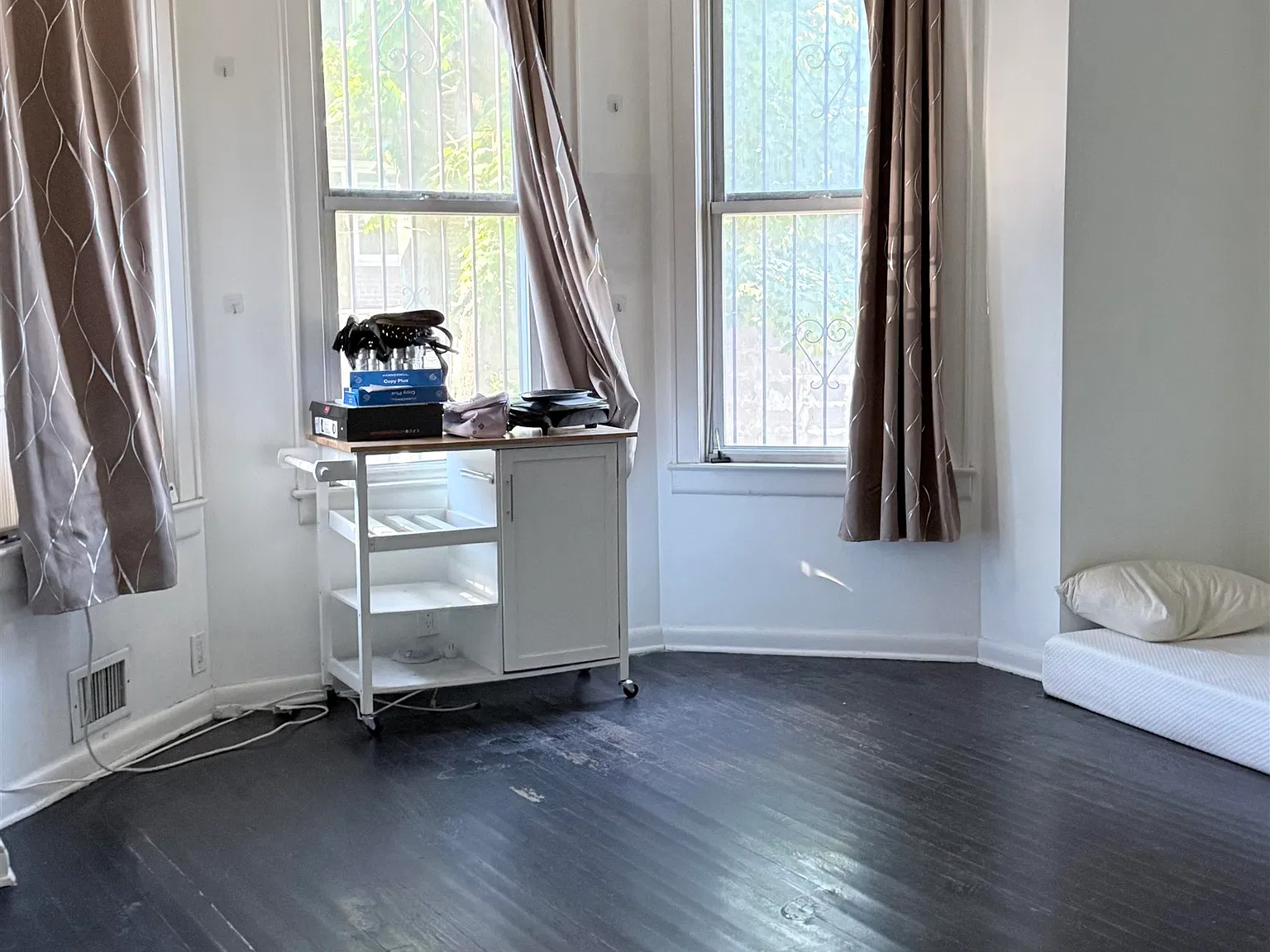 2 bed, 1.0 bath, 850 sqft, $2,200 — Photo 3