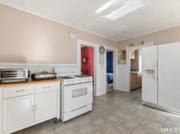 27 Windsor Ave #2, Meriden, CT 06451