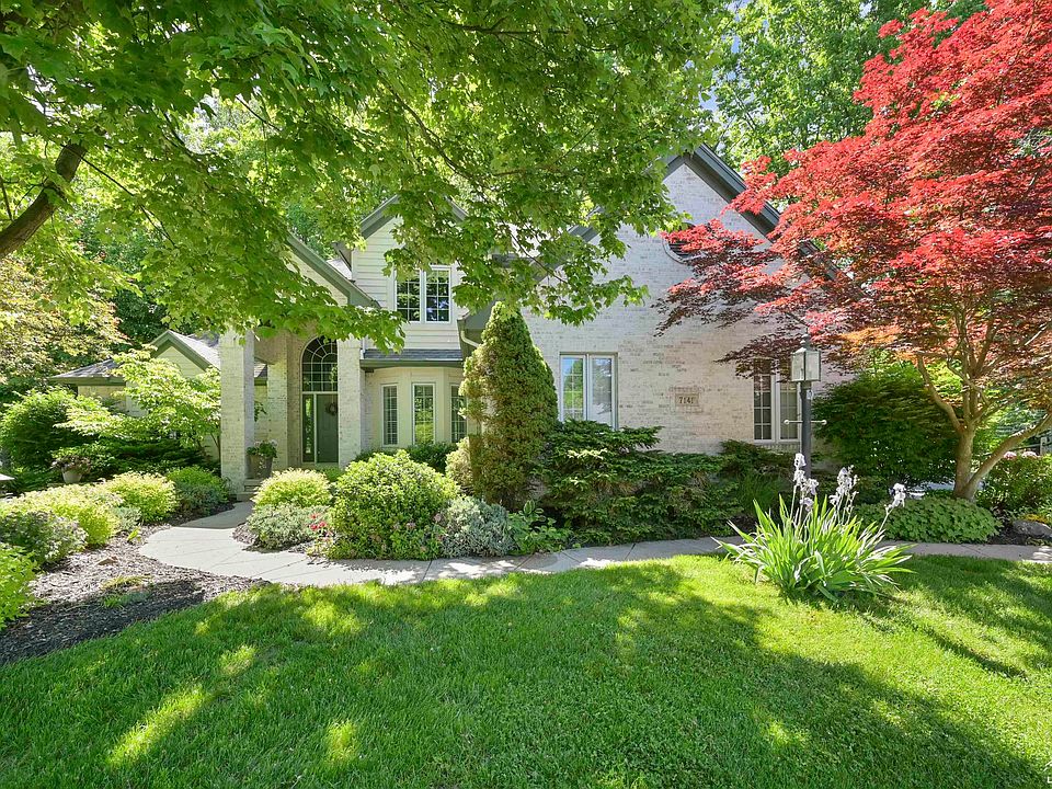 1st image of 7141 S Valley Cir