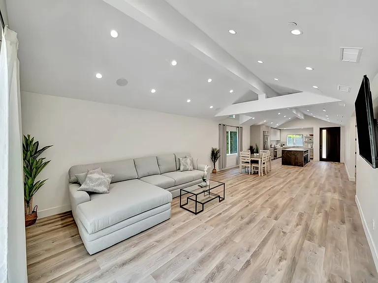 6747 Colgate Ave — Photo 31