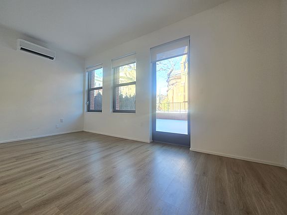 4th image of 955 Sterling Pl #102