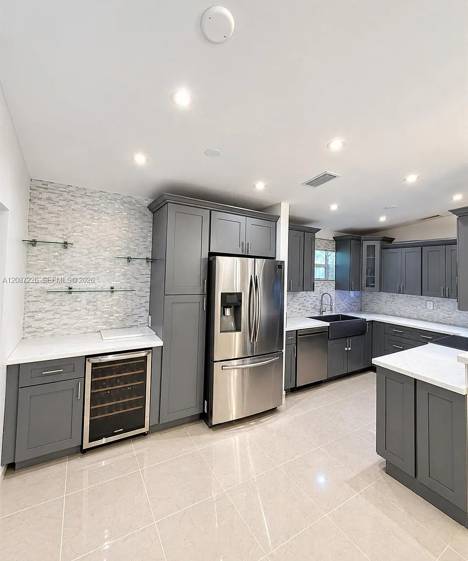 2 bed, 1167 sqft, $3,200 — Photo 2