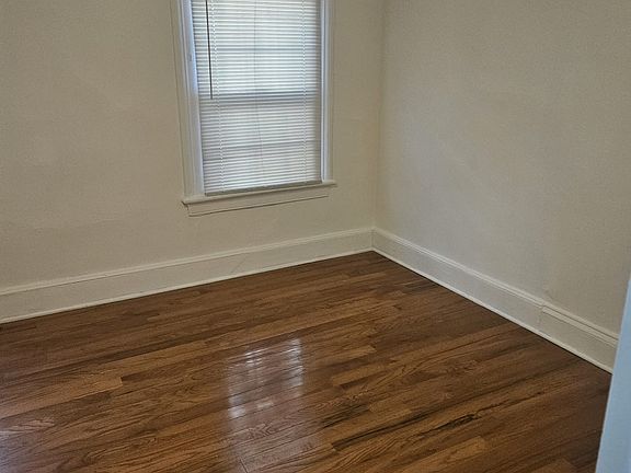 4th image of 95 South Ave Floor 1