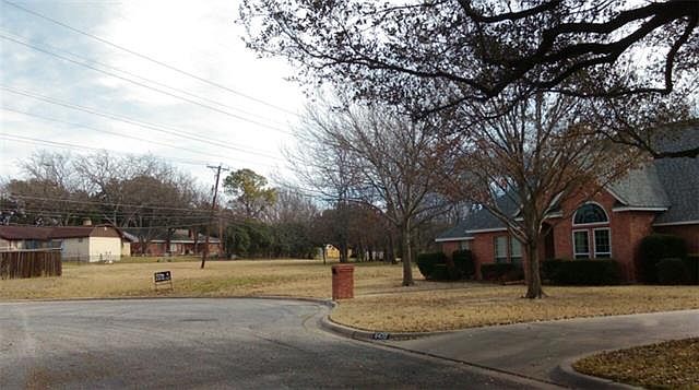 2nd image of 6424 Royal Ct