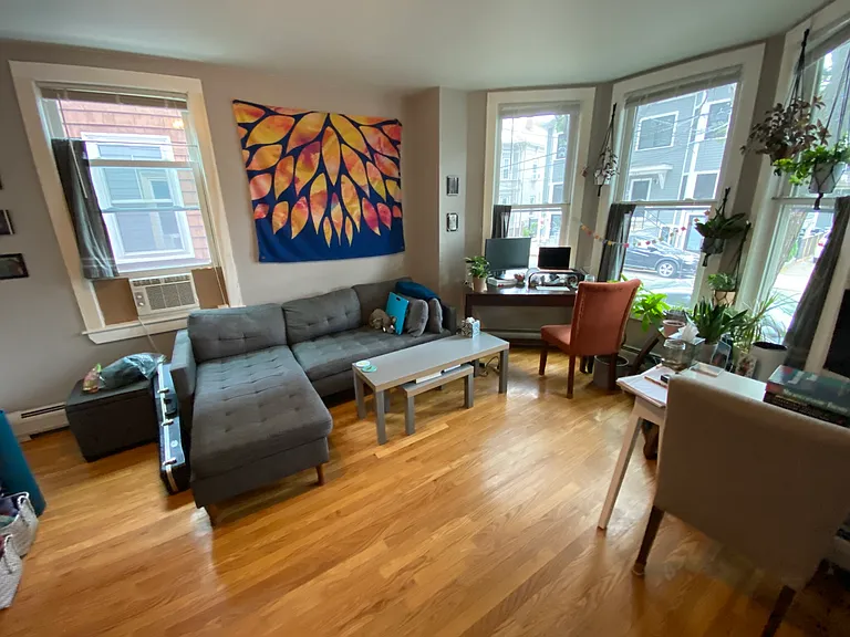 379 Windsor St #3 — Photo 1