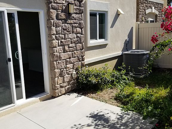 2nd image of 907 W Lincoln Ave #4