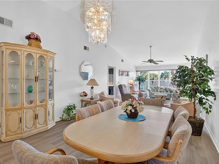4210 Looking Glass Ln #4210 — Photo 8