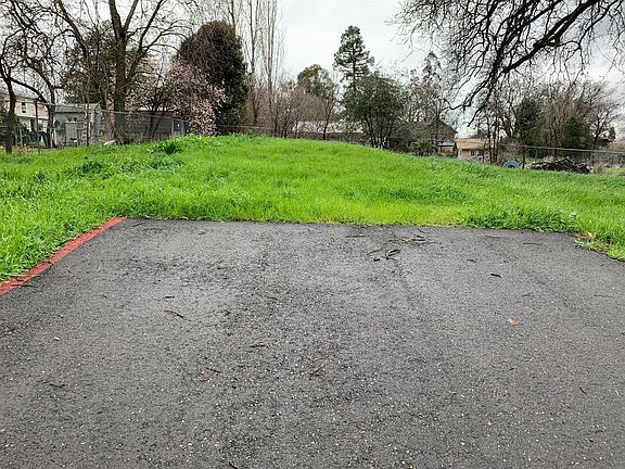 5th image of 8855 Dixon Oaks Ln