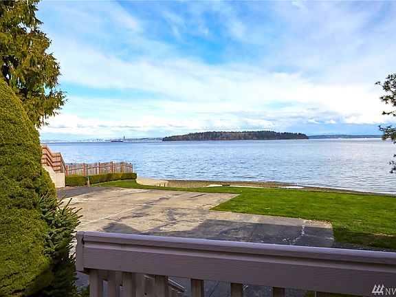 Looking out to Blake Island from here...