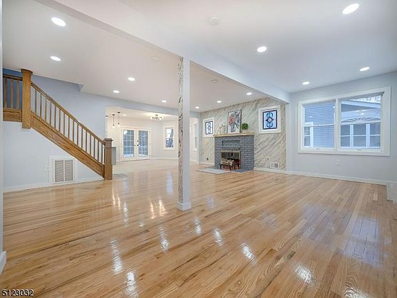 5th image of 20 Birch St