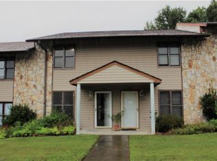 1021 Cedar Place Ct, Winston Salem, NC 27107